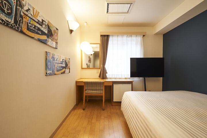 Room 18 of 47