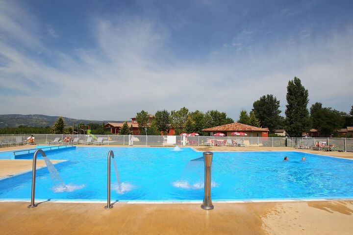 Pool 23 of 32