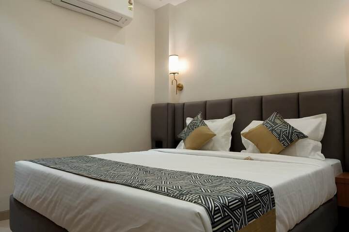 Room 14 of 30