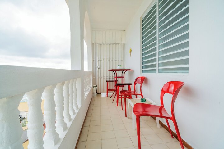 Room 4 of 48