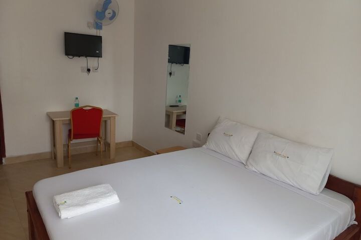 Room 3 of 31