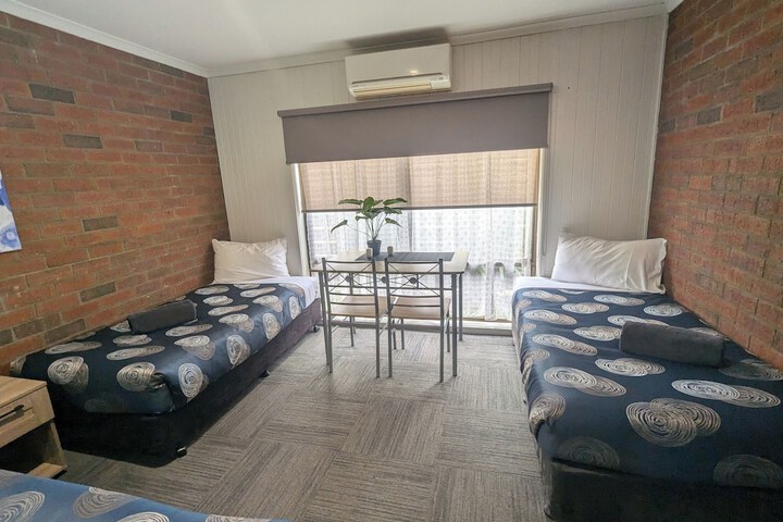 Room 7 of 74