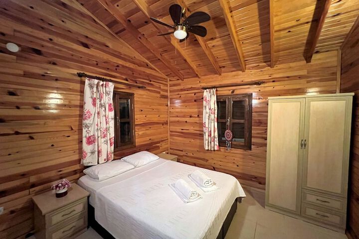 Room 2 of 48