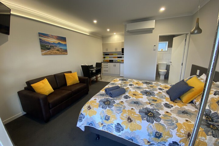 Room 4 of 66