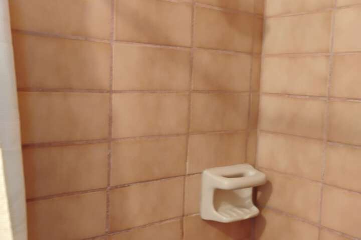 Room 18 of 28