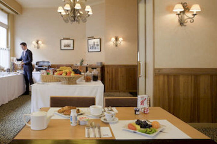 Breakfast/Coffee Service 9 of 46