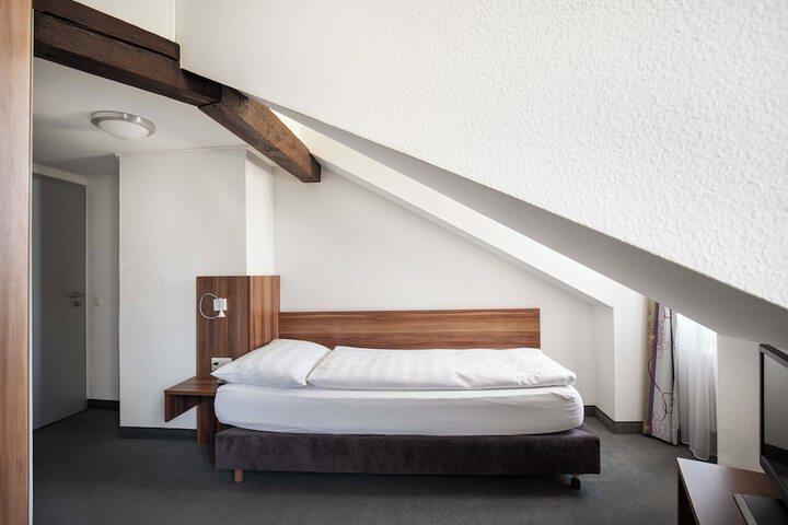 Room 12 of 45