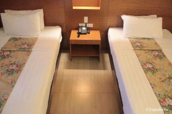Room 32 of 82