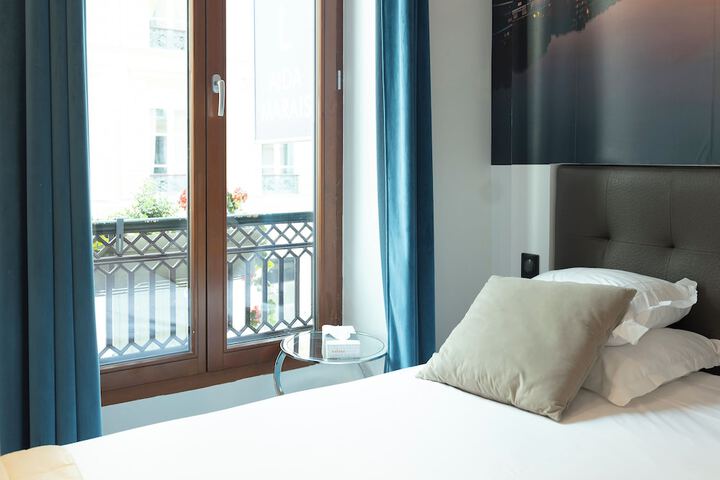 Room 102 of 173