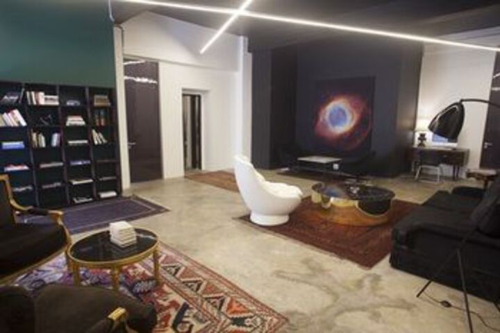 Lounge 82 of 89