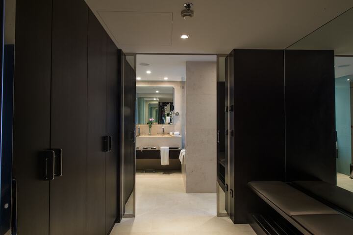 Room 66 of 107