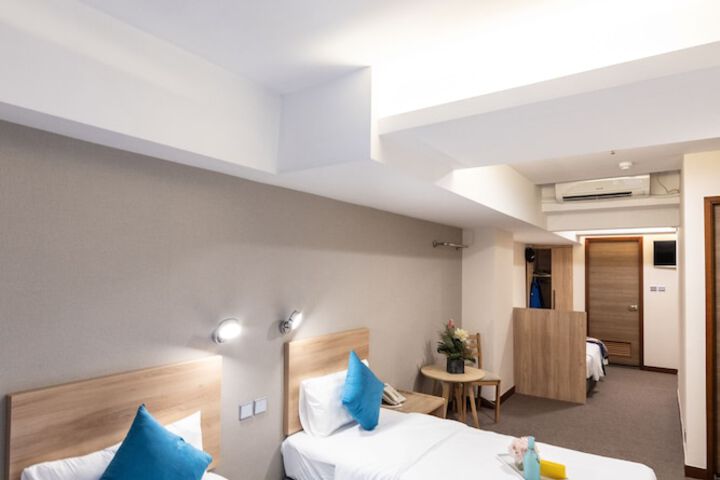Room 15 of 28