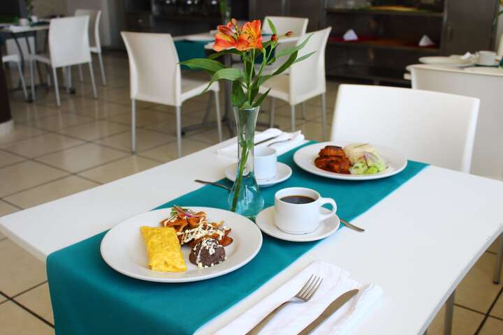 Breakfast/Coffee Service 32 of 50