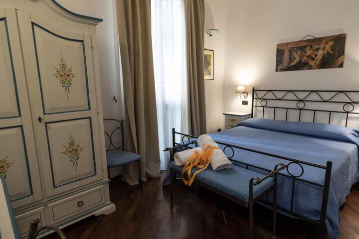 Room 13 of 63