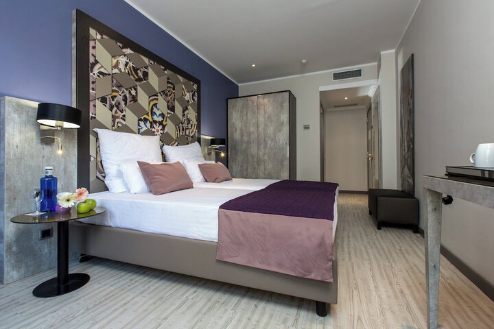 Room 10 of 57