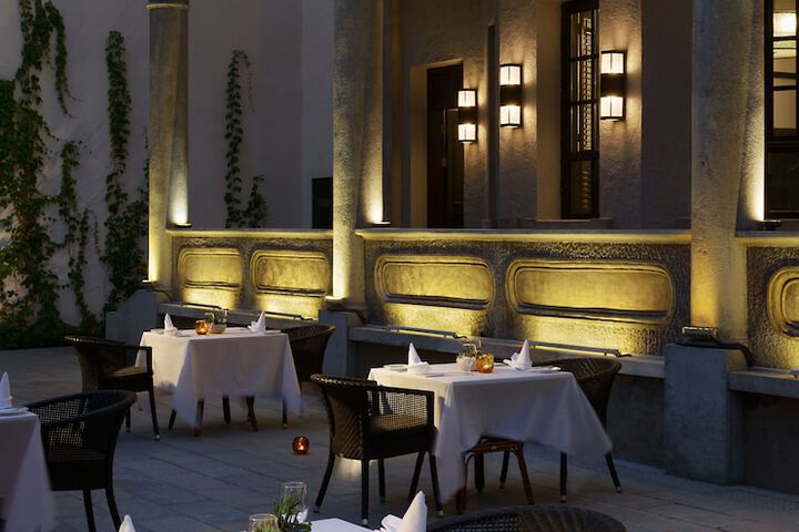 Dining 46 of 70