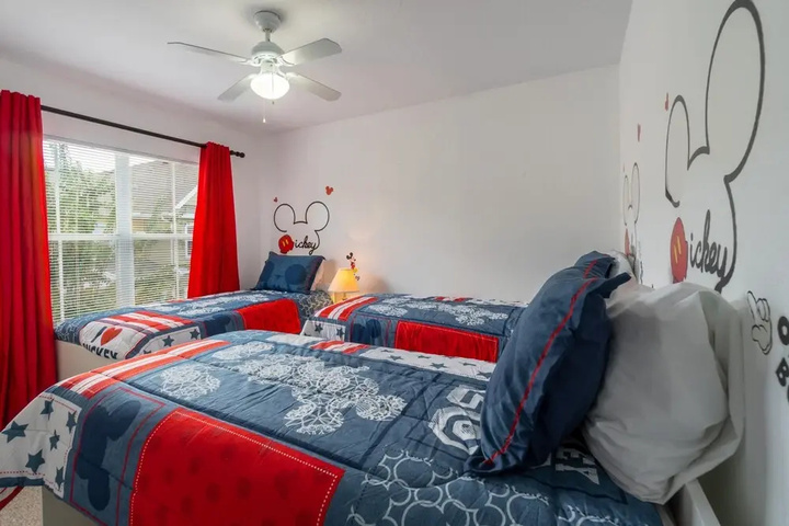 Room 4 of 14