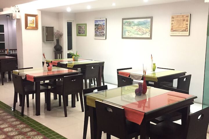 Dining 80 of 115