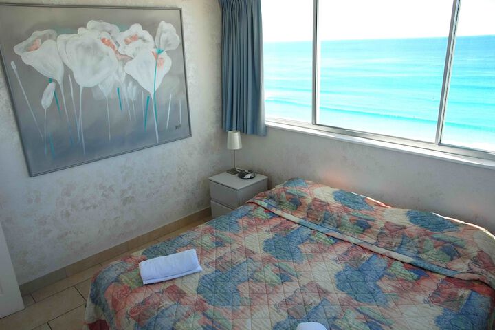 Room 4 of 28