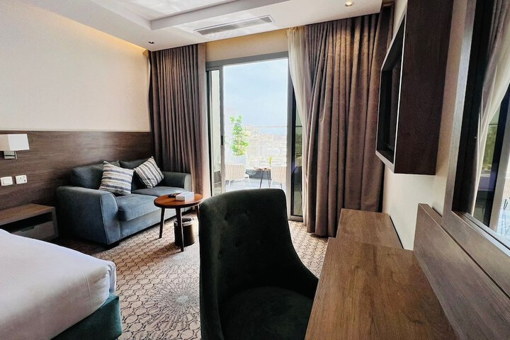 Room 14 of 35