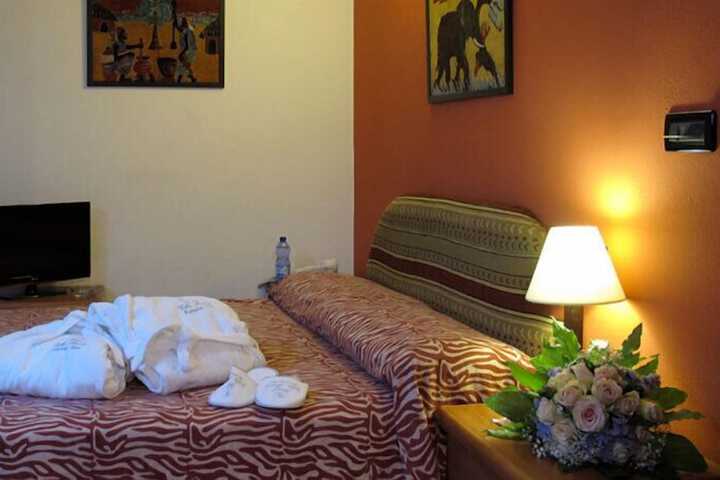 Room 21 of 53