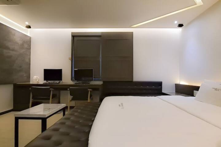 Room 16 of 89