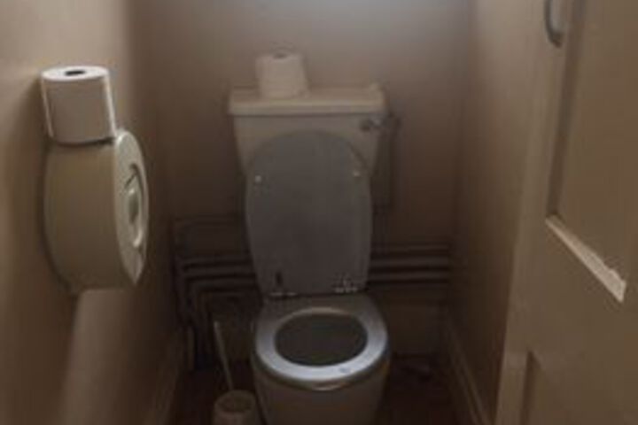 Room 2 of 31