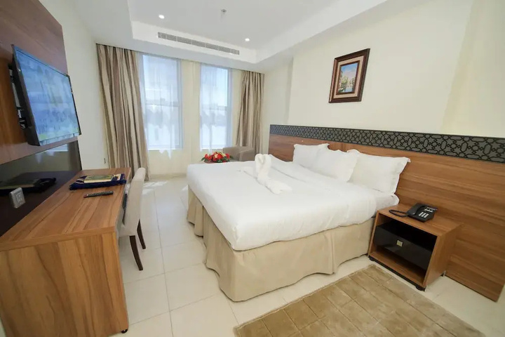 Room 6 of 15
