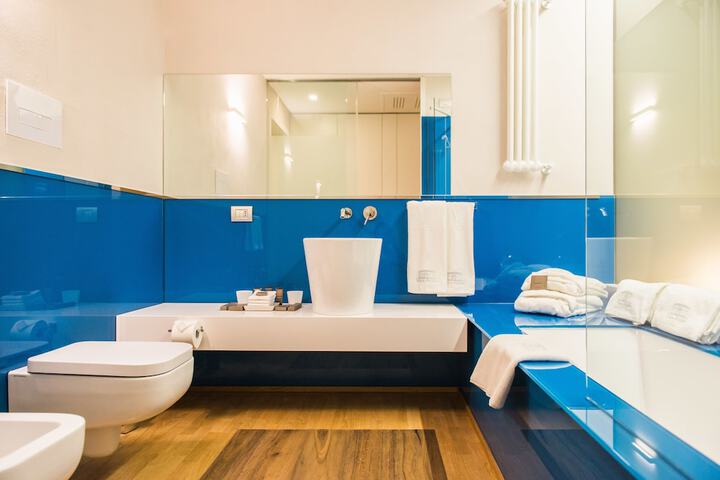 Room 15 of 32