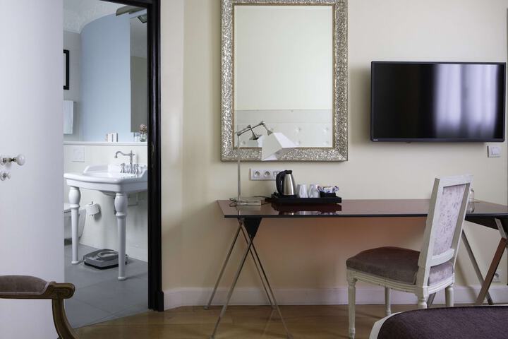 Room 20 of 63