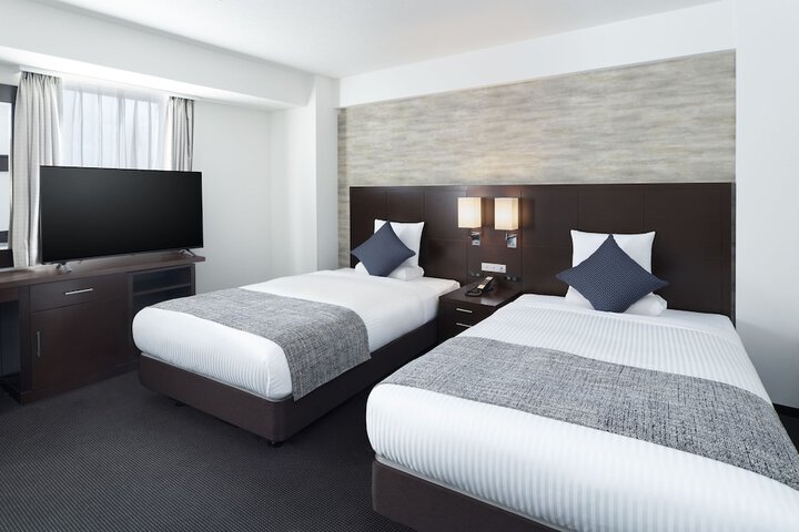 Room 4 of 49