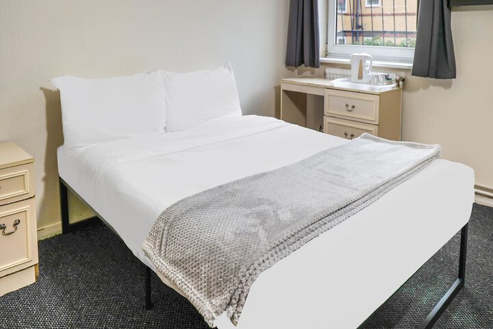 Room 6 of 26