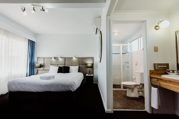 Room 37 of 54