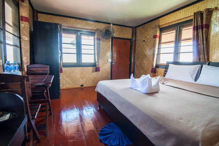 Room 10 of 62