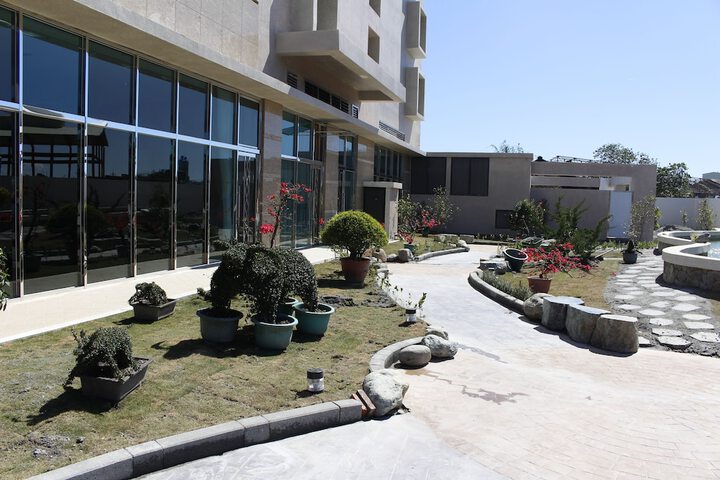 Hotel Exterior 47 of 49