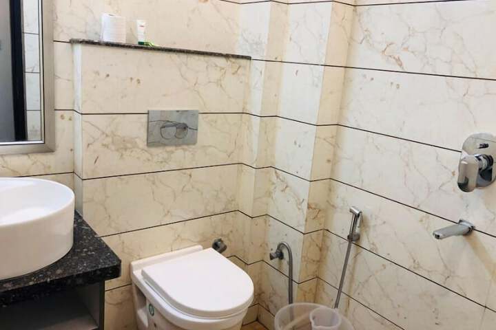 Room 19 of 33