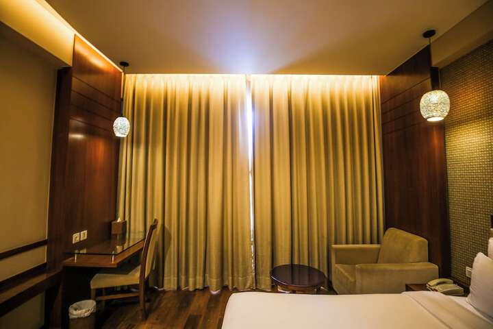 Room 28 of 37