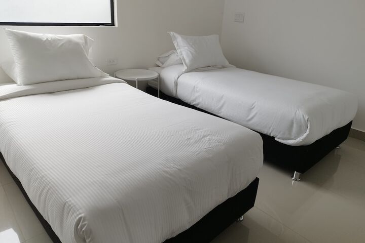 Room 12 of 32