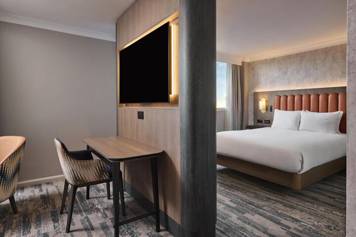 Room 9 of 105