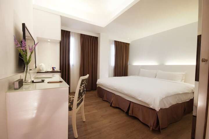 Room 10 of 49