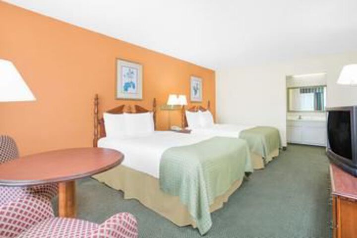 Room 25 of 46