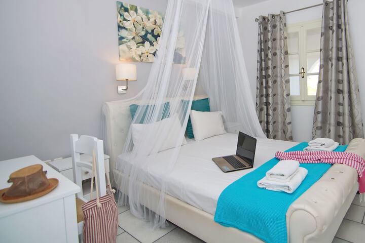 Room 13 of 161