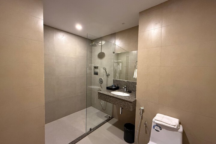Room 16 of 20