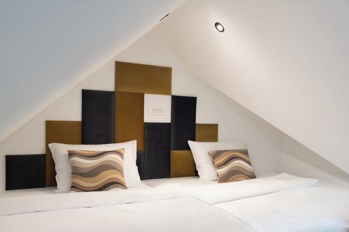 Room 14 of 56