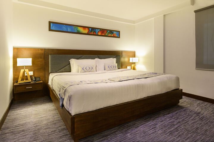 Room 12 of 38