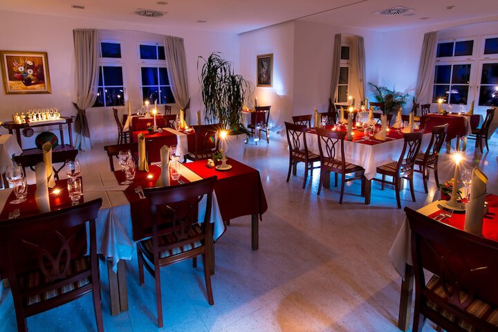 Dining 49 of 68