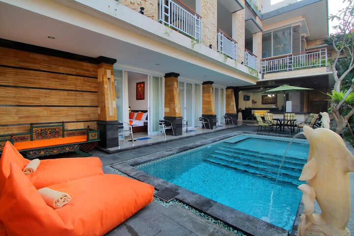 Pool Hotel