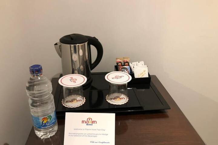 Breakfast/Coffee Service 25 of 43