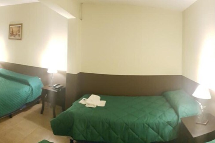 Room 17 of 37