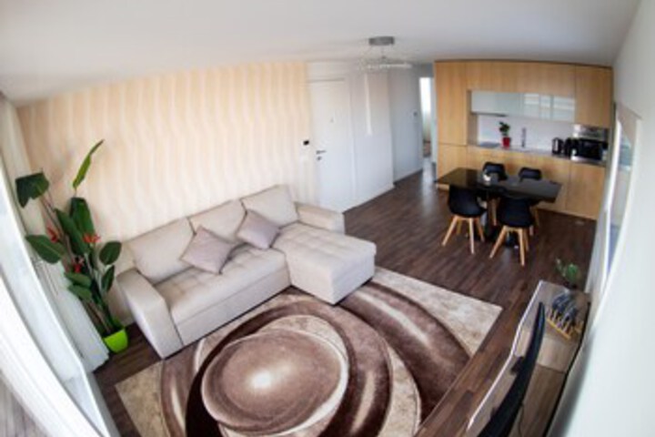 Room 19 of 74